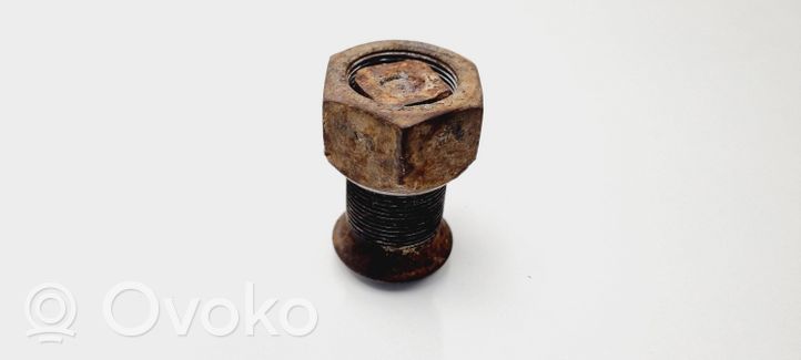 Mitsubishi Canter Nuts/bolts 