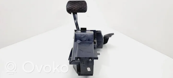 Mercedes-Benz C W203 Pedal de freno A2032900401