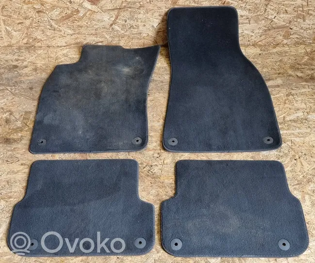 Audi A6 S6 C6 4F Set di tappetini per auto 4F0863683D