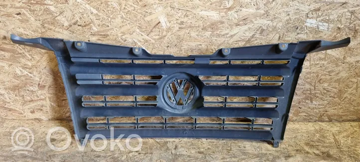 Volkswagen Crafter Rejilla superior del radiador del parachoques delantero 2E0853653