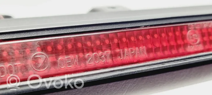 Subaru Legacy Luce d’arresto centrale/supplementare OEW2037