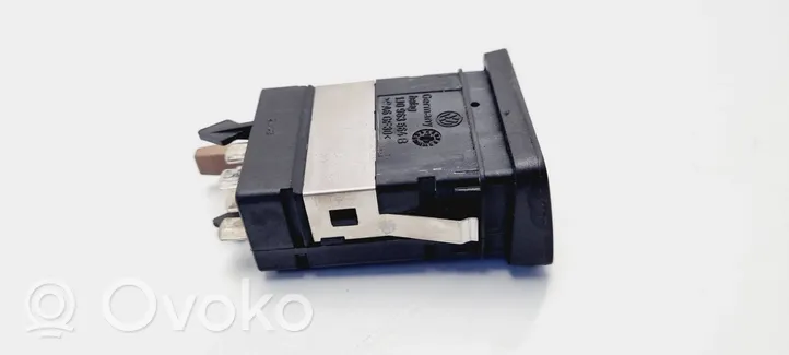 Volkswagen Golf IV Seat heating switch 1J0963564B