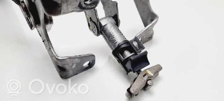 Citroen Berlingo Handbrake/parking brake lever assembly 9680786377