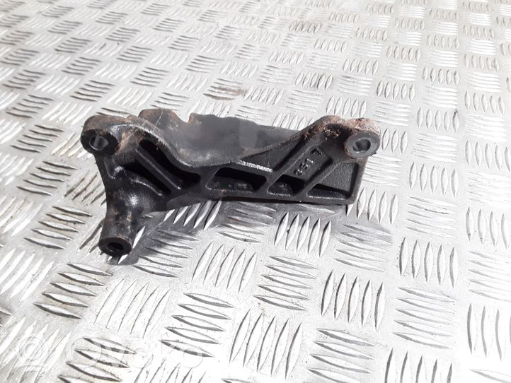 Opel Zafira B Engine mount bracket 13257618