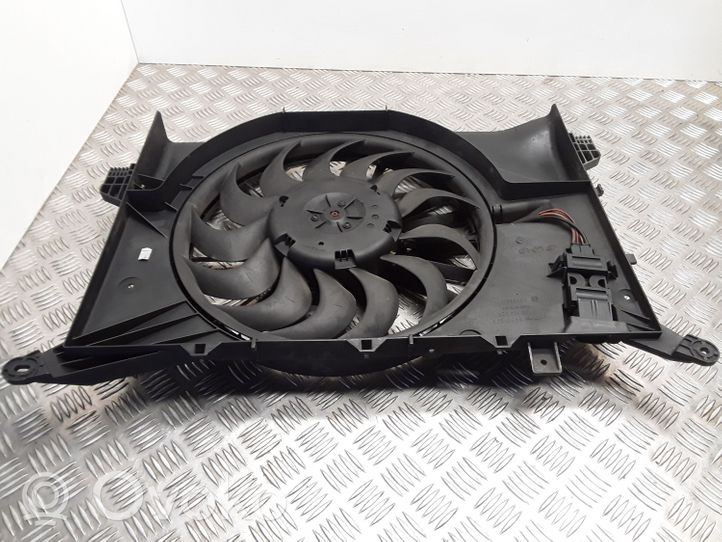 Volvo XC70 Radiator cooling fan shroud 30741238