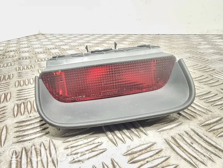 Honda CR-V Third/center stoplight P6369