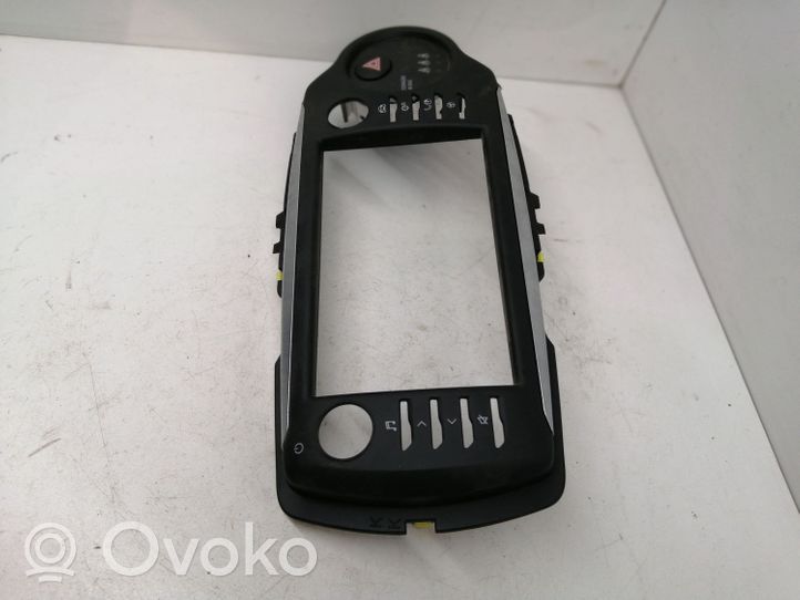 Toyota Yaris Cadre, panneau d'unité radio / GPS 864510D060