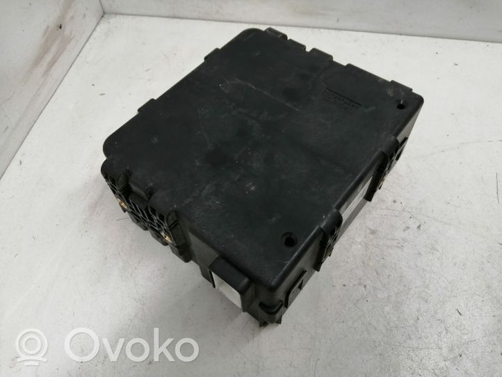 Toyota Prius (NHW20) Module de frein de stationnement 8968047010