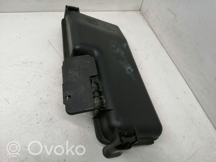 Volvo XC70 Fuse box cover 30728133