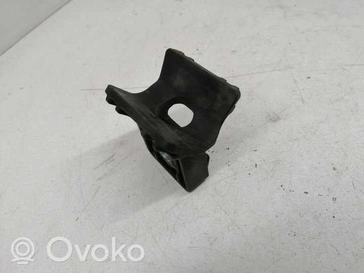 Chevrolet Cruze Radiator mount bracket 13250318