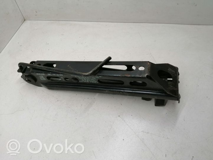 Toyota Verso Домкрат (данкрат) 90497285