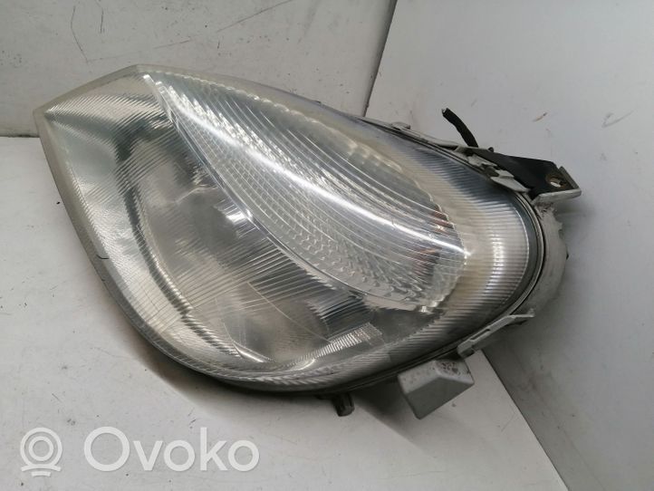 Mercedes-Benz Vaneo W414 Lampa przednia 0301189201