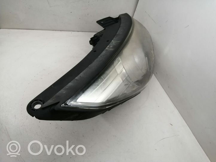 Hyundai Tucson TL Phare frontale 02A011A00