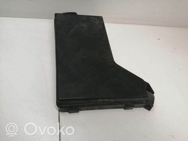 Nissan Qashqai+2 Couvercle de boîte à fusibles 319136438