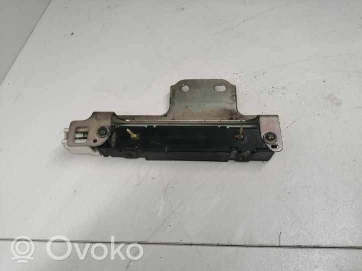 Toyota RAV 4 (XA40) Antena radiowa 8999742010