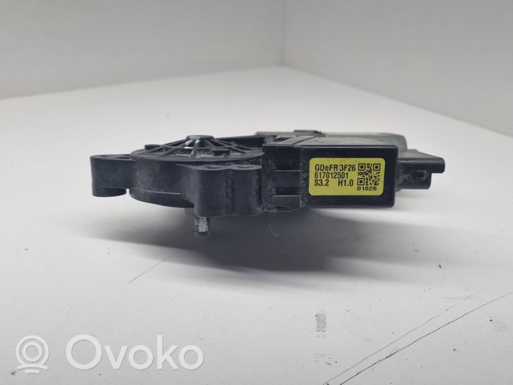 Hyundai i30 Motorino alzacristalli della portiera anteriore 82460A6010