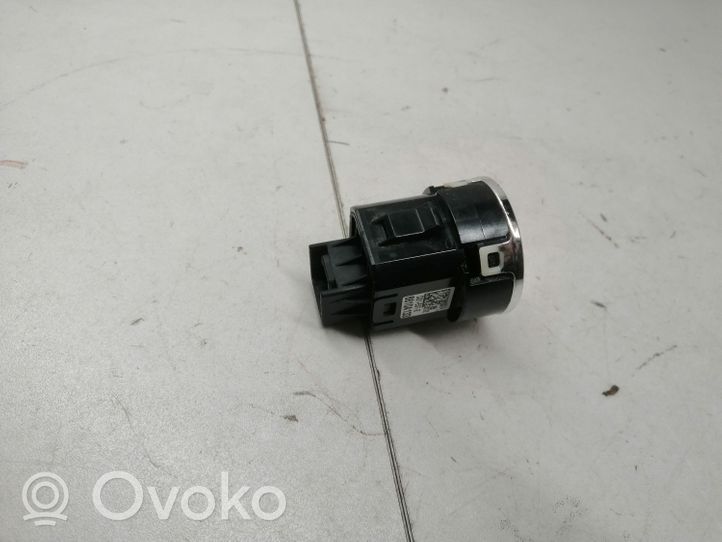 Mitsubishi Outlander Moottorin start-stop-painike/kytkin 8610A133