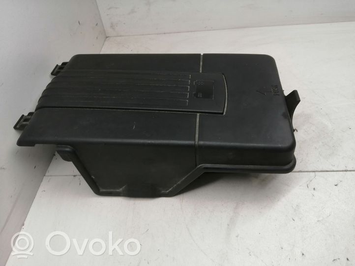 Volkswagen PASSAT CC Pokrywa skrzynki akumulatora 3C0915443A