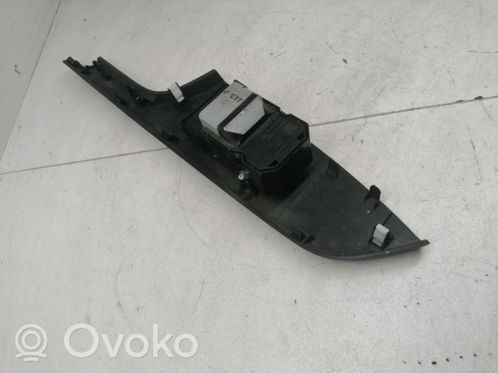 Honda CR-V Etuoven ikkunan kytkimen kehys 83540T1GG411BLK