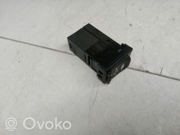 Toyota RAV 4 (XA40) Gniazdo / Złącze USB 8619042040