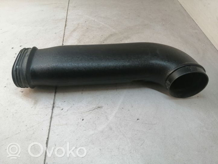 Hyundai i30 Parte del condotto di aspirazione dell'aria 28210A5820