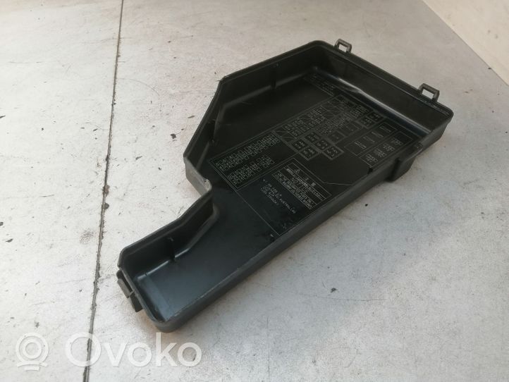 Toyota Prius (XW20) Coperchio scatola dei fusibili 8644YA1