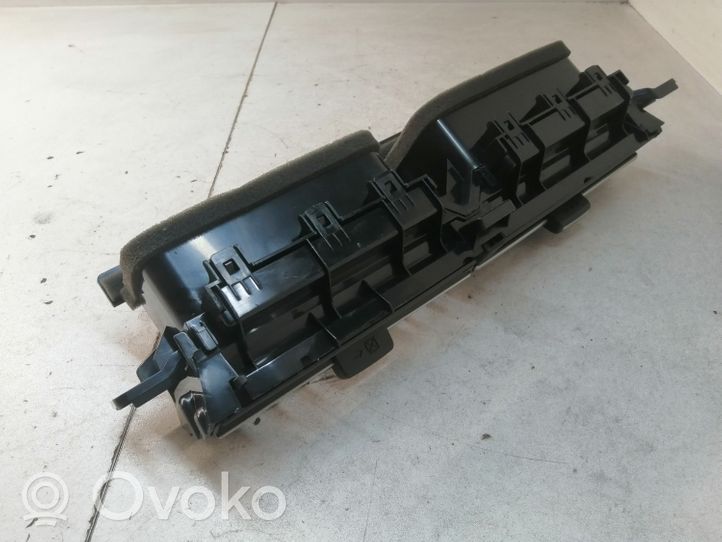 Toyota Prius (XW30) Altri parti dell’aria condizionata (A/C) 5567047070