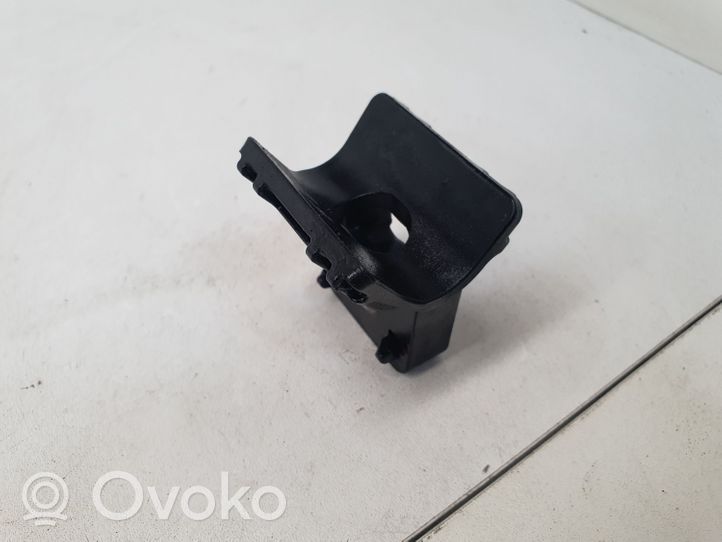 Chevrolet Cruze Radiator mount bracket 13250318