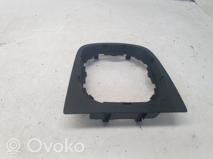 Volkswagen Golf V Rivestimento in plastica cornice della leva del cambio 1K0711113