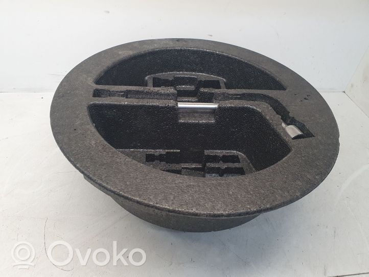 Toyota Avensis T250 Boîte à outils 6477105030