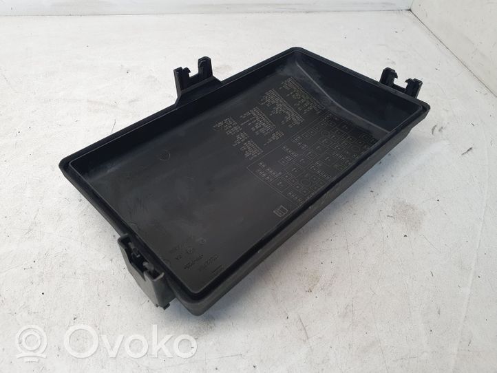 Chevrolet Cruze Fuse box cover 13222784