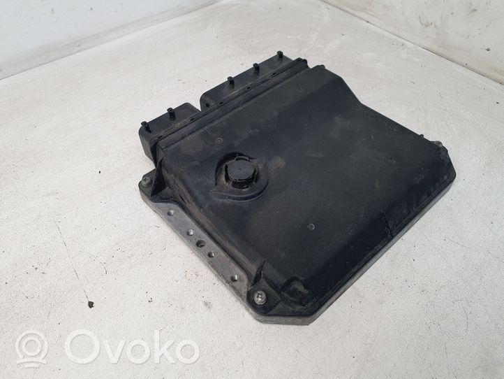 Toyota Avensis T270 Variklio valdymo blokas 8966105E40