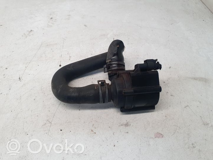 Audi A4 S4 B8 8K Bomba de circulación para calentador autónomo (Webastos) 5Q0965561B