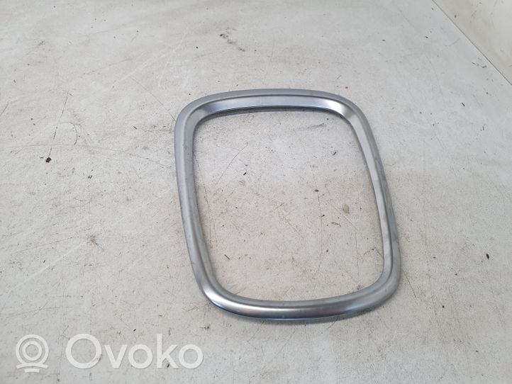 Toyota Yaris Kita centrinė konsolės (tunelio) detalė MOU021417