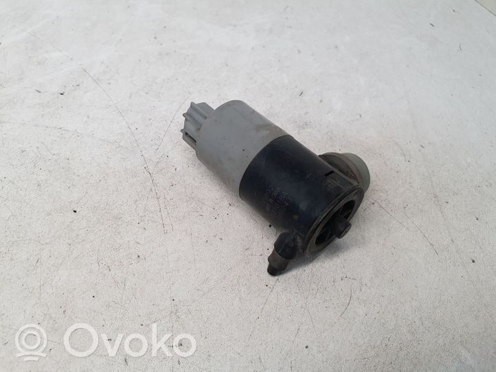 Toyota Avensis T270 Pompe de lave-glace de pare-brise 30892