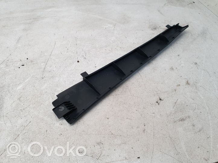 Volkswagen Golf V Altra parte interiore 1K0868223A