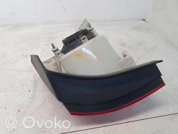 Volkswagen Golf V Lampa tylna 1K6945095N