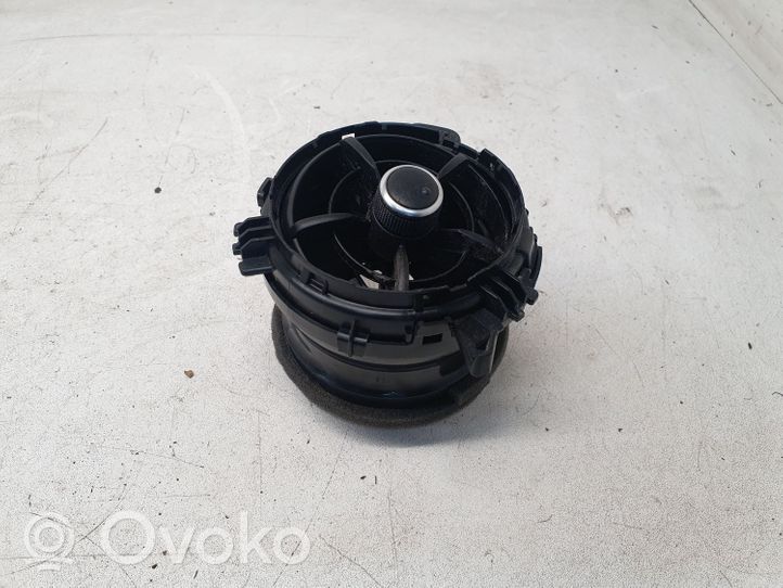 Toyota Yaris Boczna kratka nawiewu deski rozdzielczej 5556862280