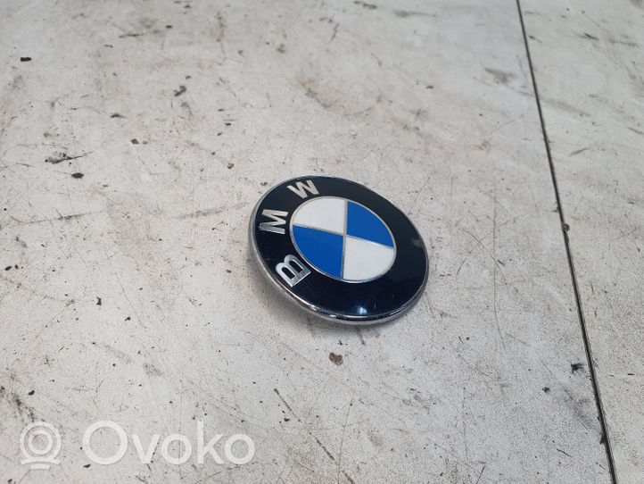 BMW 3 F30 F35 F31 Mostrina con logo/emblema della casa automobilistica 51148219237