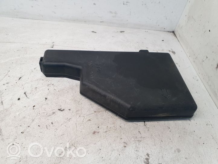 Toyota Prius (XW20) Coperchio scatola dei fusibili 8644YA1