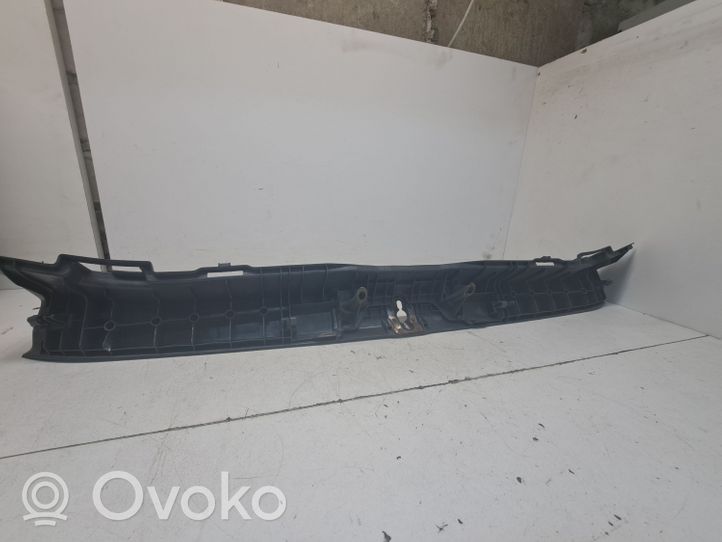 Toyota Prius (XW20) Отделка порога багажника 6471647020