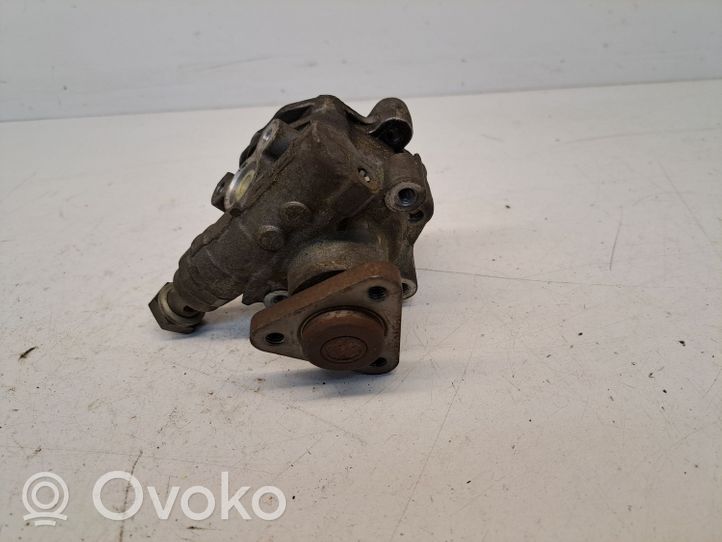 Volkswagen PASSAT B6 Ohjaustehostimen pumppu 3D0145156