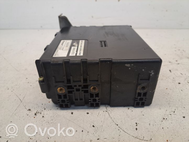 Toyota Prius (NHW20) Module de commande de frein à main 8968047010