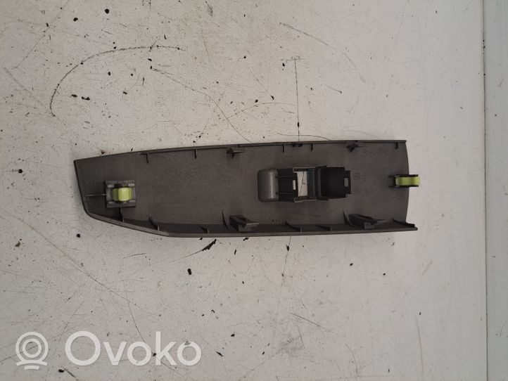 Toyota Prius (XW20) Rivestimento pulsantiera finestrino della portiera posteriore 7427247050