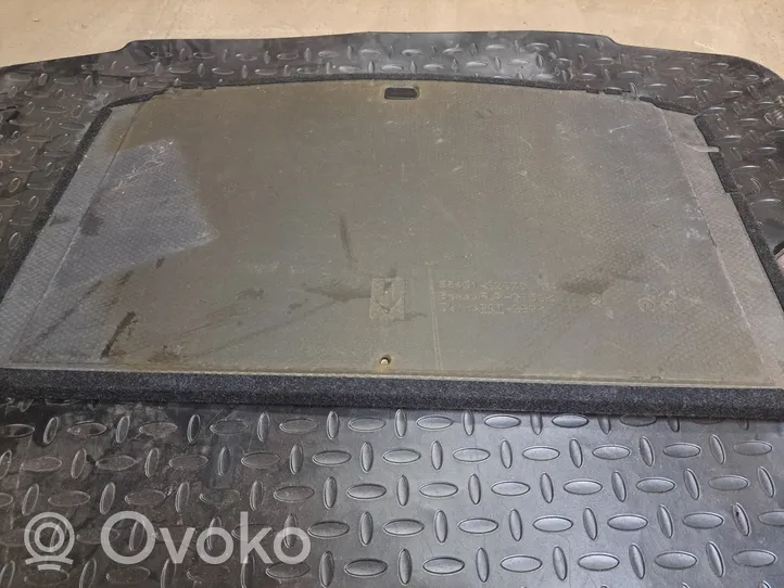 Toyota Auris E180 Doublure de coffre arrière, tapis de sol 5840102070