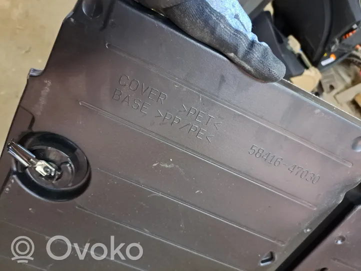 Toyota Auris E180 Tappetino di rivestimento del bagagliaio/baule 5840102070