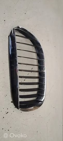 BMW 6 E63 E64 Grille calandre supérieure de pare-chocs avant 51137008915