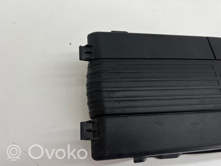 Volkswagen Touran II Battery box tray 3C0915443A