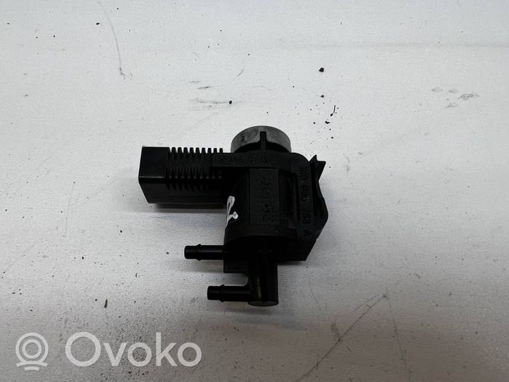 Volkswagen Touran II Turboahtimen magneettiventtiili 1K0906283A