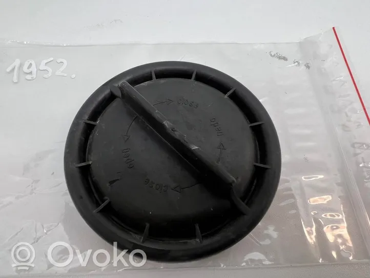 Opel Astra J Osłona żarówki lampy przedniej 14735400